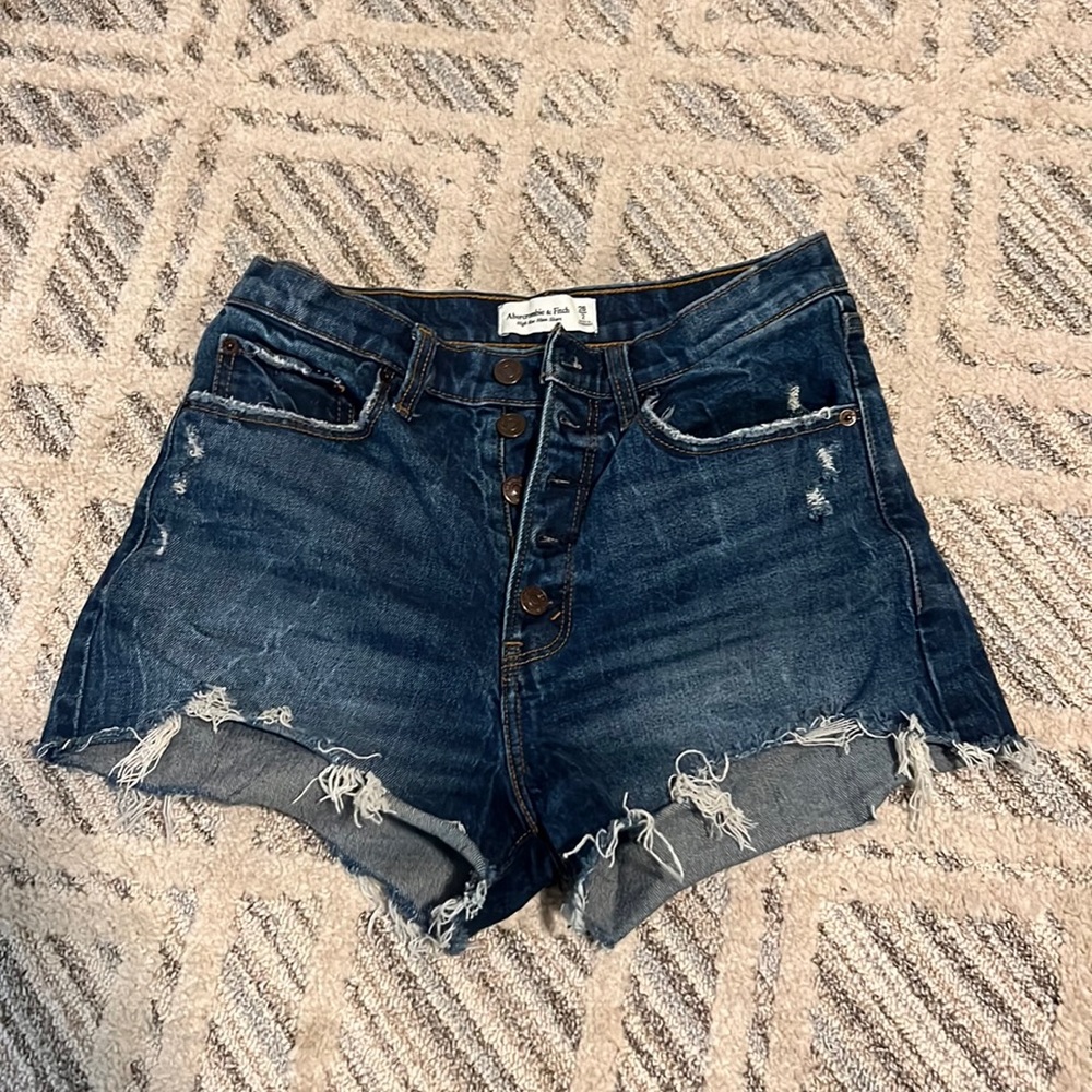 Abercrombie high rise mom short